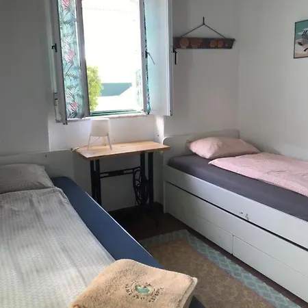 Getwet Surfcamp Ii بيت شباب